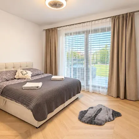 Ac Family House With Jacuzzi & Garden,