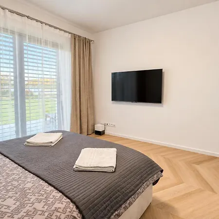 Будинок відпочинку Ac Family House With Jacuzzi & Garden, Miloslavov
